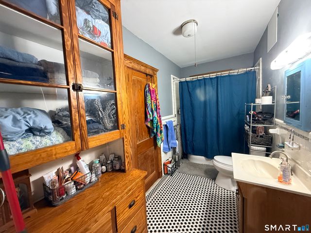 352 North Elm Street, Torrington, CT 06790