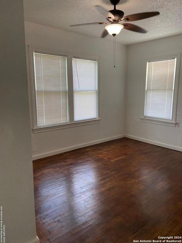 512 W SOUTHCROSS BLVD, San Antonio, TX 78221