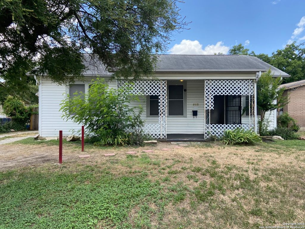 512 W SOUTHCROSS BLVD, San Antonio, TX 78221