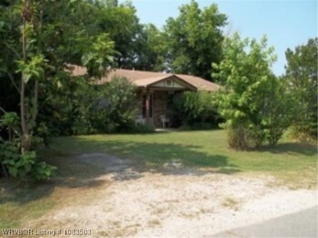 204 W Denton Avenue, Sallisaw, OK 74955