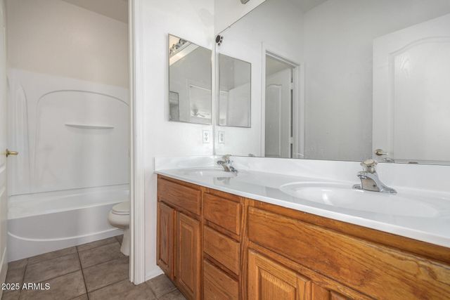 7214 W ST CHARLES Avenue, Laveen, AZ 85339