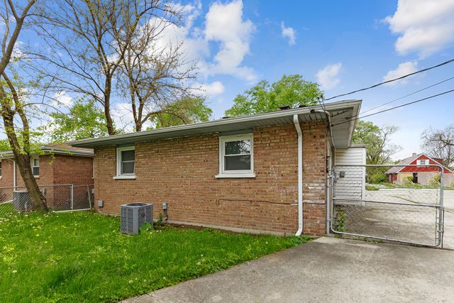 16329 Hermitage Avenue, Markham, IL 60428