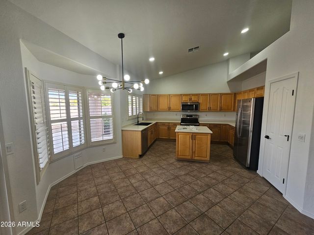 8824 W CUSTER Lane, Peoria, AZ 85381