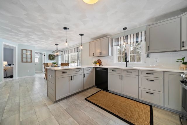 19 Partridge Lane, Plaistow, NH 03865