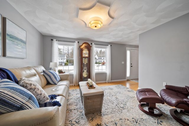 19 Partridge Lane, Plaistow, NH 03865