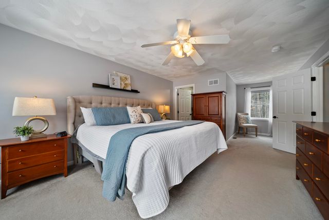 19 Partridge Lane, Plaistow, NH 03865