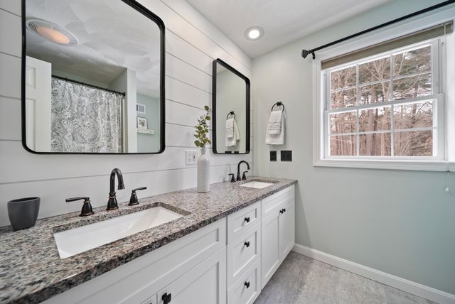 19 Partridge Lane, Plaistow, NH 03865