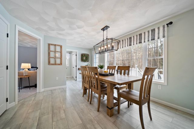 19 Partridge Lane, Plaistow, NH 03865