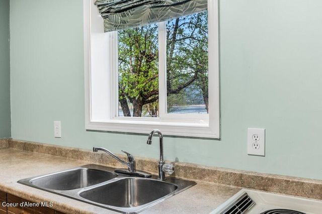 17768 Dufort RD, Priest River, ID 83856