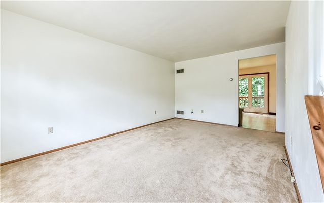 515 Barclay Ave, Forest Hills Boro, PA 15221