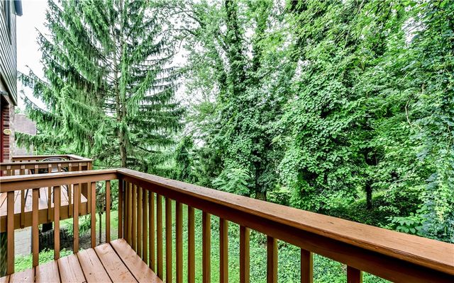 515 Barclay Ave, Forest Hills Boro, PA 15221