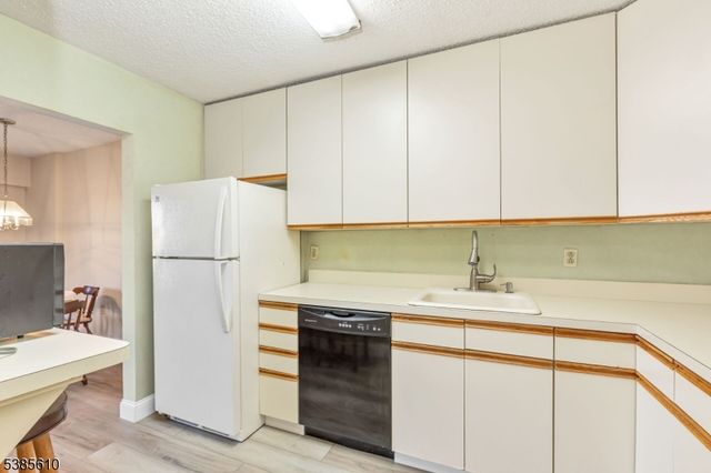 10 N Wood Ave 312, Linden City, NJ 07036