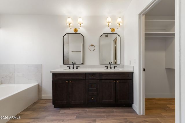 15835 S 30TH Place, Phoenix, AZ 85048