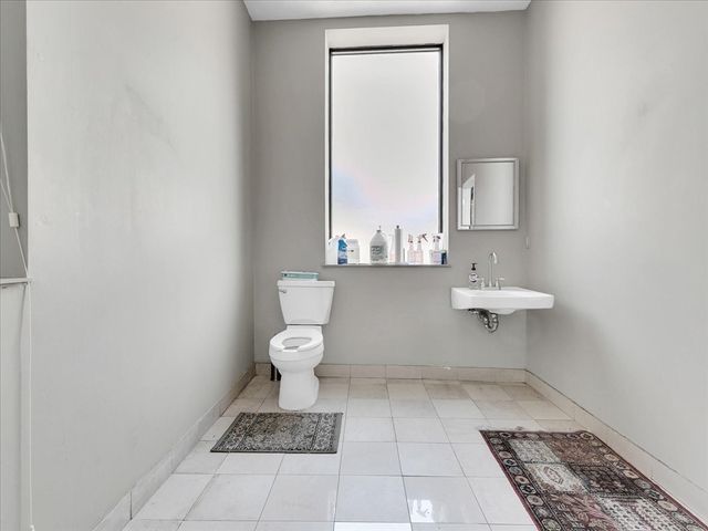 81 Boylston St 1, Brookline, MA 02445