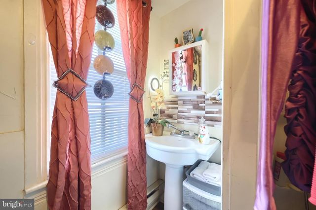137 N WEST ST, York, PA 17401