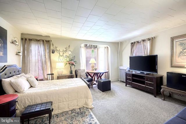 137 N WEST ST, York, PA 17401