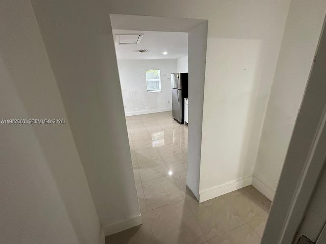 920 NW 22nd Ct REAR, Miami, FL 33125