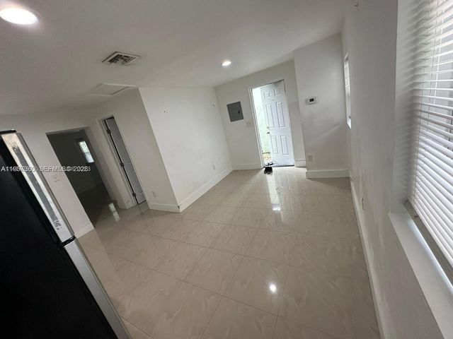 920 NW 22nd Ct REAR, Miami, FL 33125