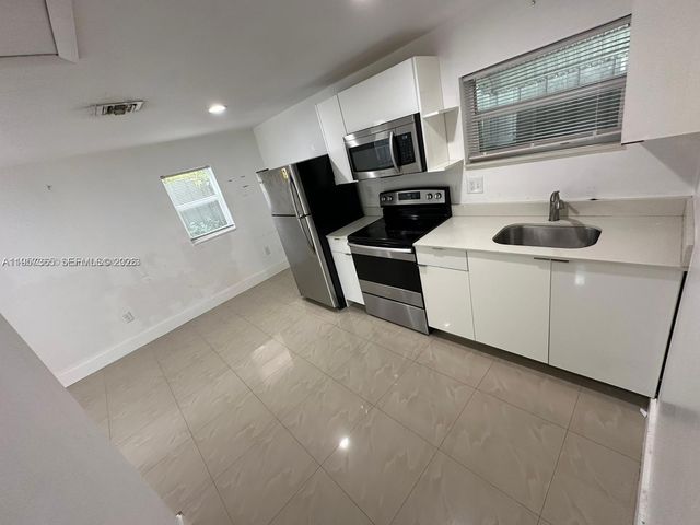 920 NW 22nd Ct REAR, Miami, FL 33125