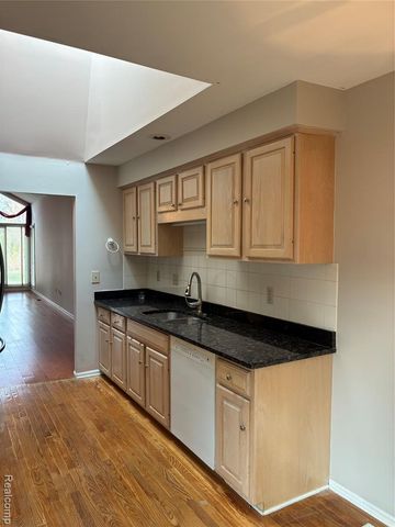 48421 Milonas Drive, Shelby Twp, MI 48315