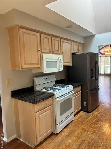 48421 Milonas Drive, Shelby Twp, MI 48315