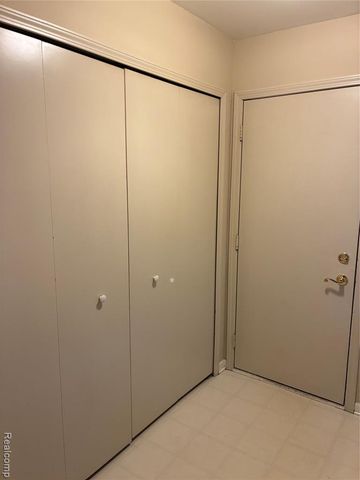 48421 Milonas Drive, Shelby Twp, MI 48315