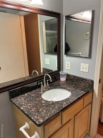 48421 Milonas Drive, Shelby Twp, MI 48315