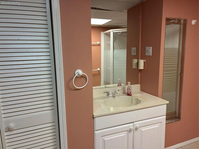 48421 Milonas Drive, Shelby Twp, MI 48315