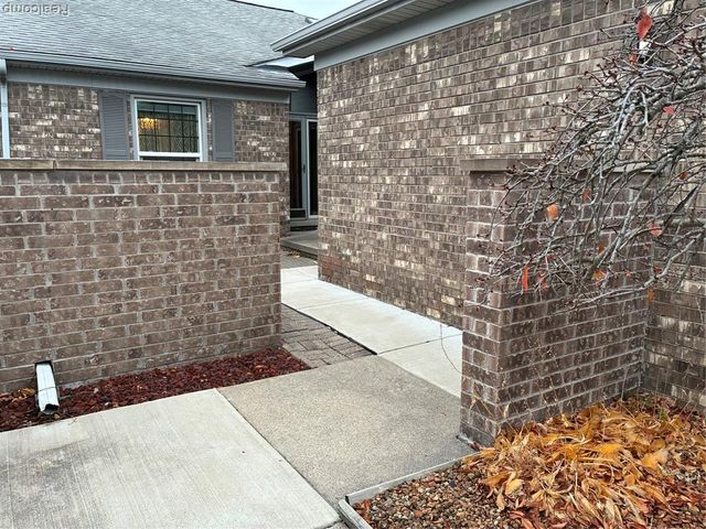 48421 Milonas Drive, Shelby Twp, MI 48315