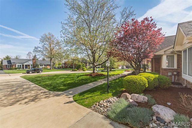 12108 Westwick Place, St Louis, MO 63127