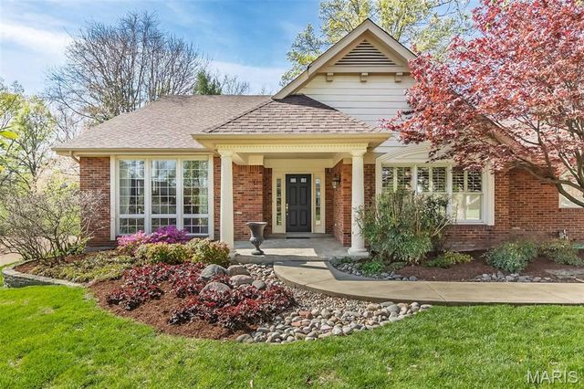 12108 Westwick Place, St Louis, MO 63127