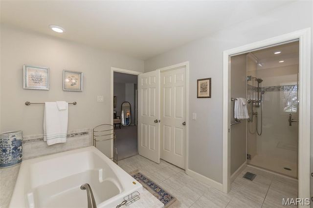 12108 Westwick Place, St Louis, MO 63127