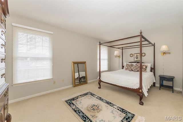 12108 Westwick Place, St Louis, MO 63127