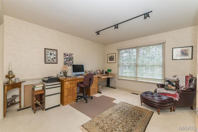 12108 Westwick Place, St Louis, MO 63127