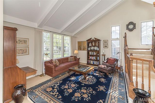 12108 Westwick Place, St Louis, MO 63127