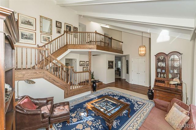 12108 Westwick Place, St Louis, MO 63127