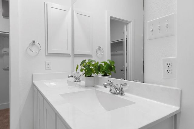 626 Escondido Drive, Dayton, TX 77535