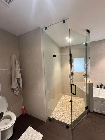 16440 Ruby Lk, Weston, FL 33331