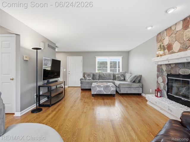 1078 Lake Lane Drive, White Lake Charter Township, MI 48386