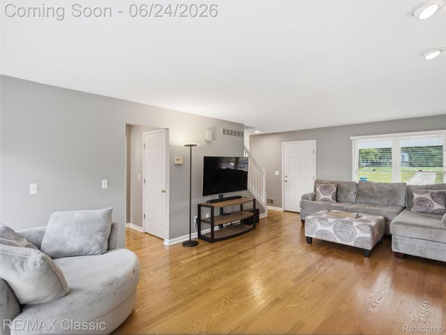 1078 Lake Lane Drive, White Lake Charter Township, MI 48386