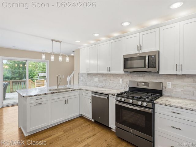 1078 Lake Lane Drive, White Lake Charter Township, MI 48386