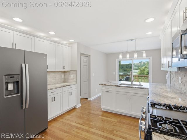 1078 Lake Lane Drive, White Lake Charter Township, MI 48386