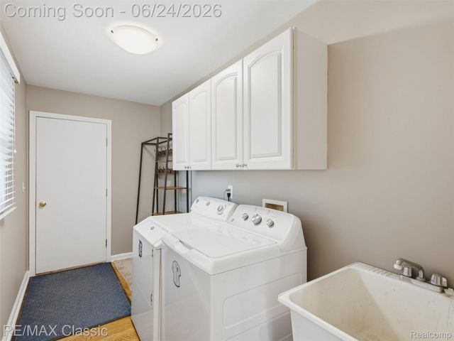 1078 Lake Lane Drive, White Lake Charter Township, MI 48386