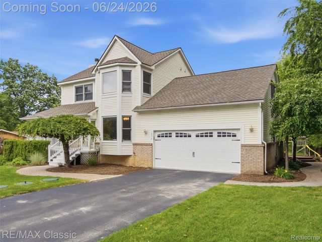 1078 Lake Lane Drive, White Lake Charter Township, MI 48386