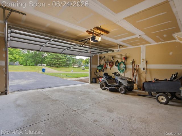 1078 Lake Lane Drive, White Lake Charter Township, MI 48386