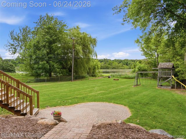 1078 Lake Lane Drive, White Lake Charter Township, MI 48386