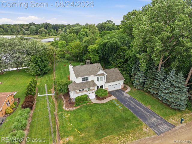 1078 Lake Lane Drive, White Lake Charter Township, MI 48386