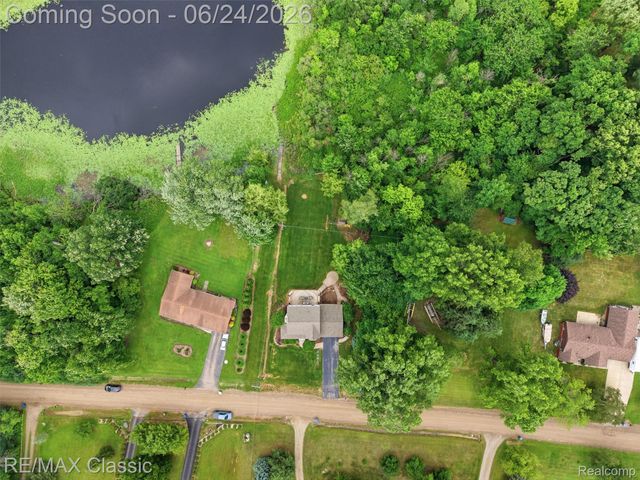 1078 Lake Lane Drive, White Lake Charter Township, MI 48386