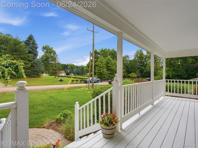 1078 Lake Lane Drive, White Lake Charter Township, MI 48386