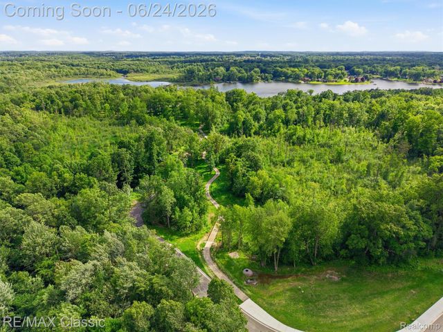 1078 Lake Lane Drive, White Lake Charter Township, MI 48386